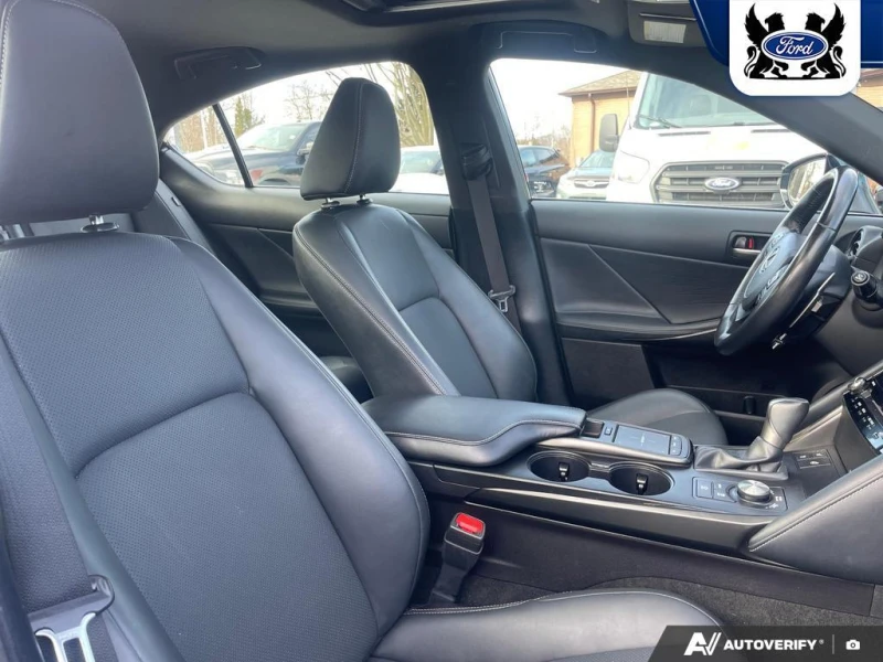 Lexus IS 300 AWD | LUX PACK | LEATHER | ROOF | NAVI | , снимка 11 - Автомобили и джипове - 53459544