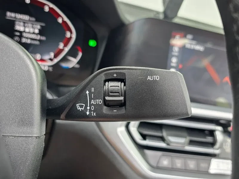 BMW 320 I M Sports, снимка 17 - Автомобили и джипове - 55803782