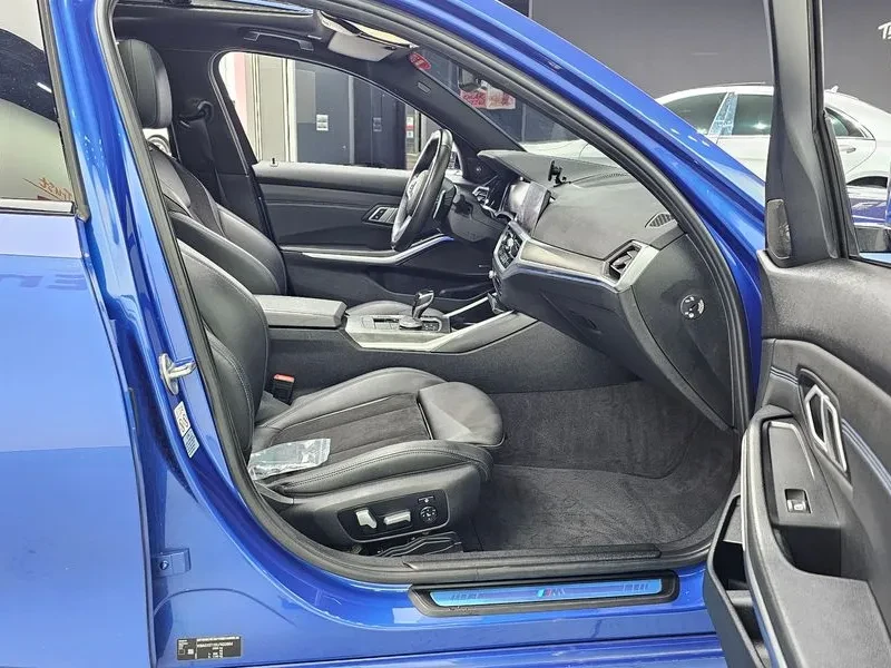BMW 320 I M Sports, снимка 11 - Автомобили и джипове - 55803782