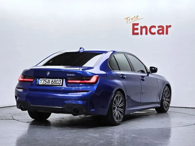 BMW 320 I M Sports, снимка 2 - Автомобили и джипове - 55803782