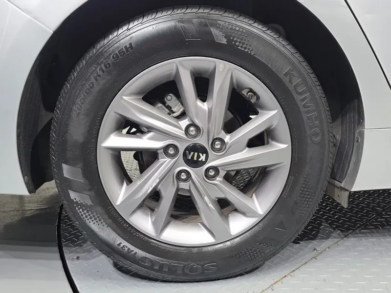 Kia K5 2.0 Lpi Luxury, снимка 5 - Автомобили и джипове - 56127585
