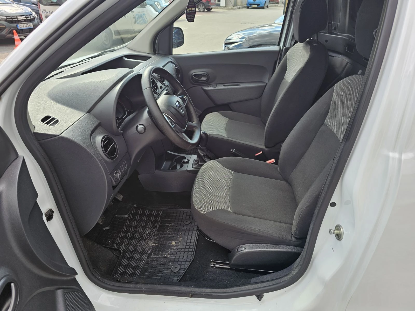 Dacia Dokker dCi 90 к.с. Дизел Stop & Start - изображение 7