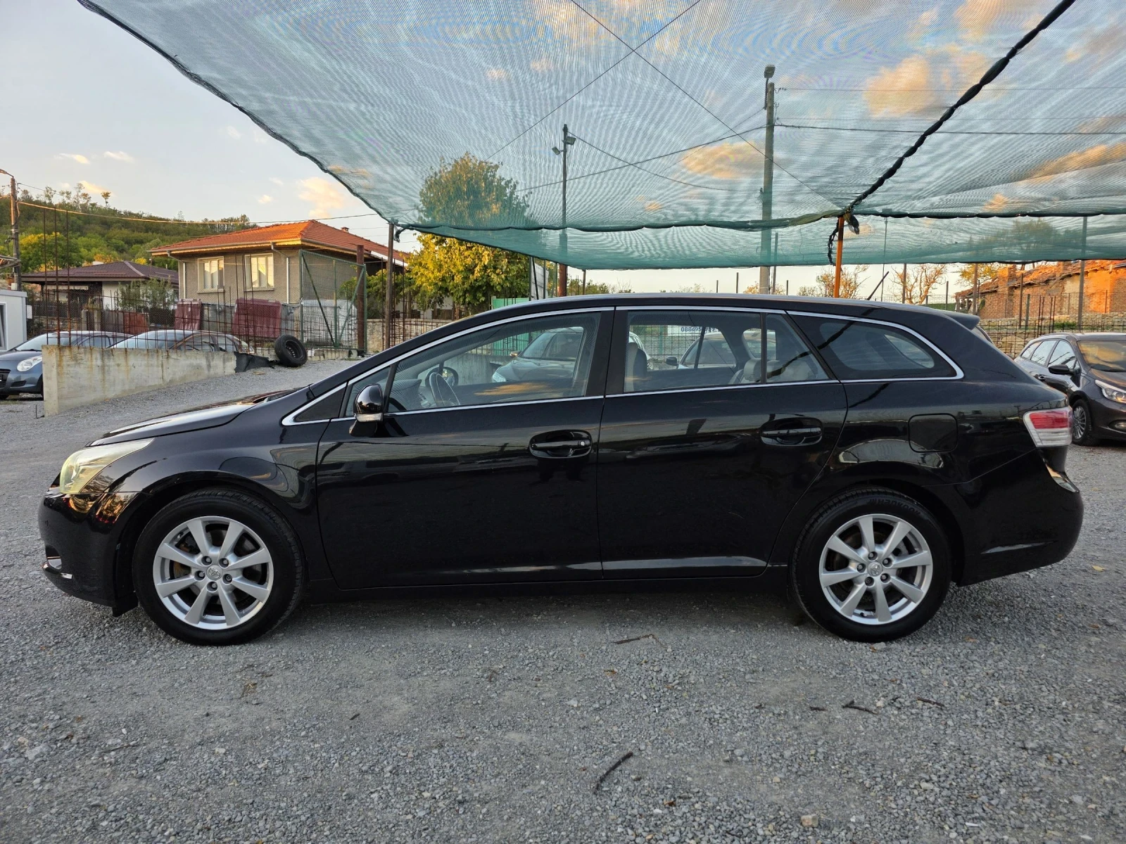 Toyota Avensis 2.2 D4D 150 К.С. / НАВИ / КОЖА / КСЕНОН - изображение 5