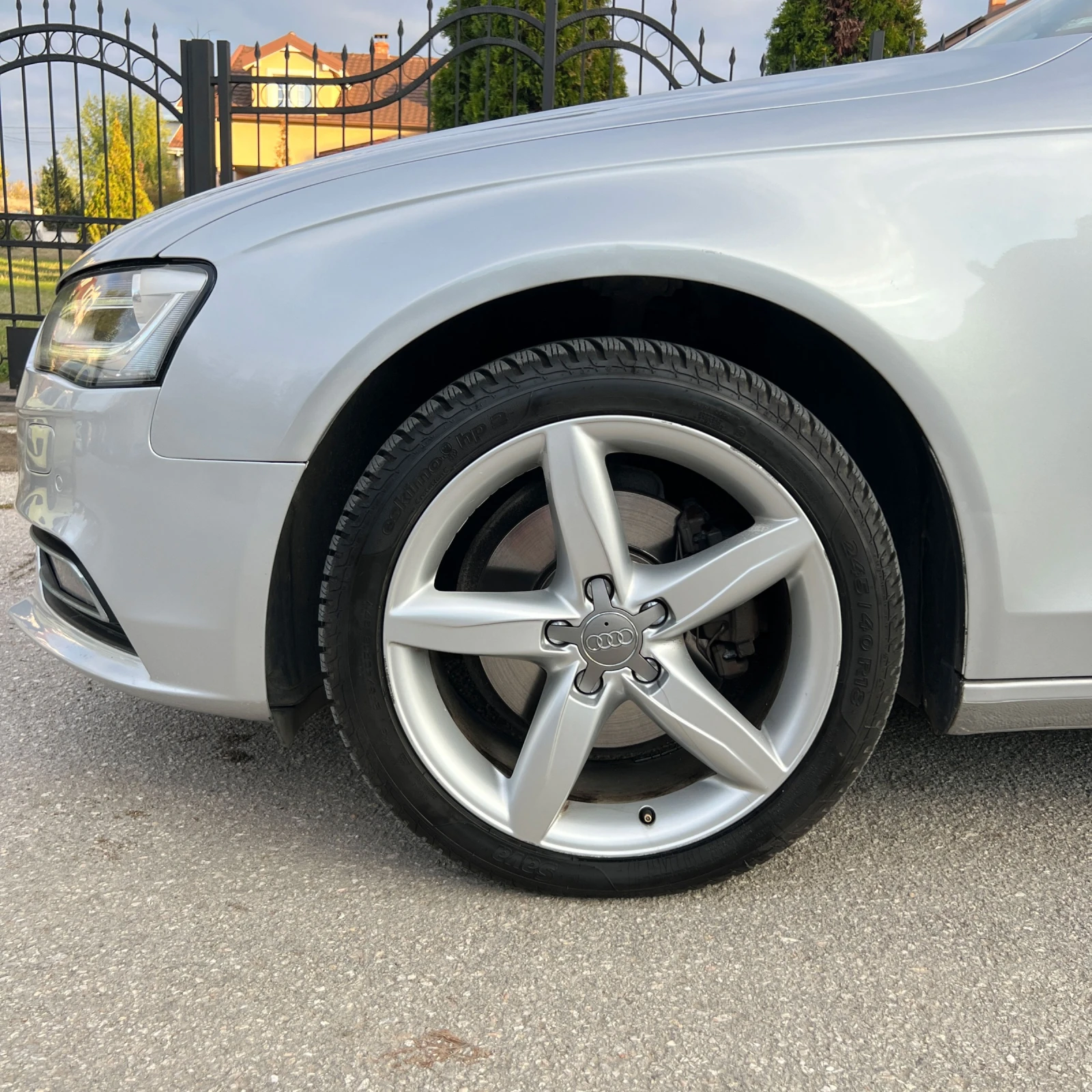 Audi A4 2.0 TDI 150кс + Сервизна История - изображение 3