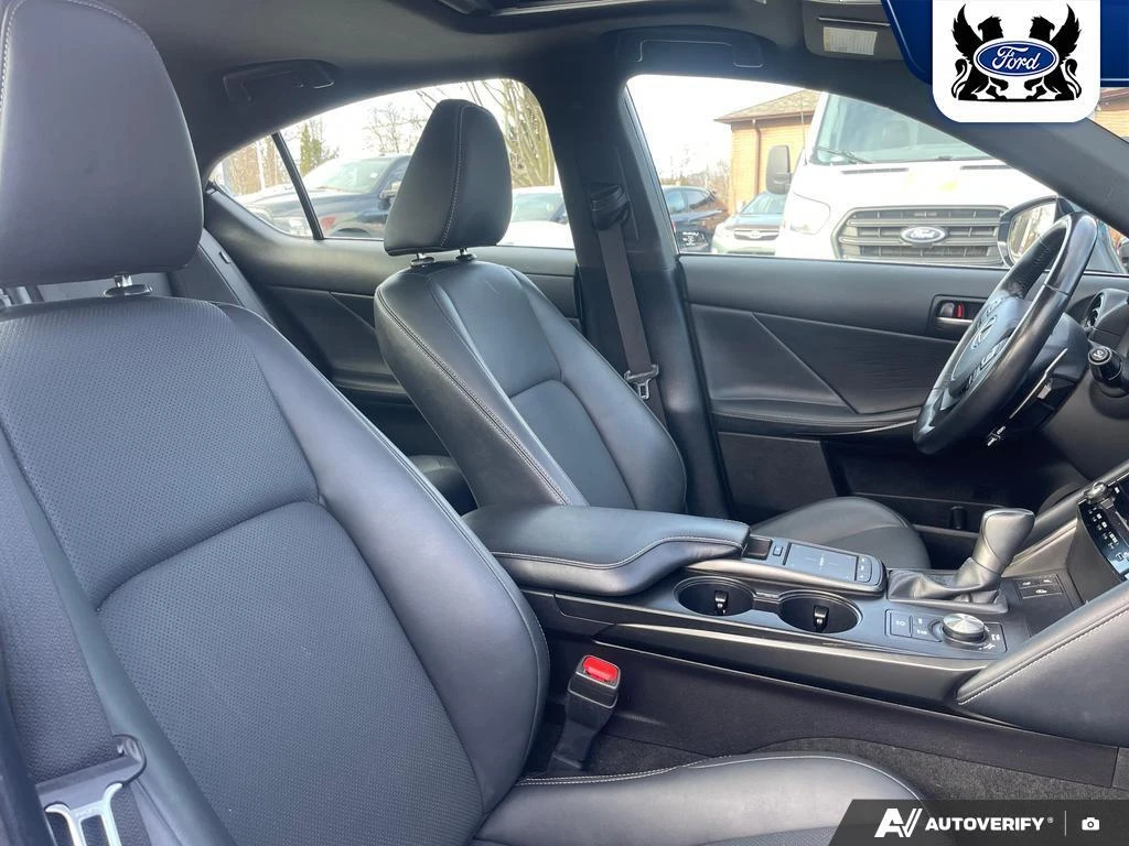 Lexus IS 300 AWD | LUX PACK | LEATHER | ROOF | NAVI |  | Mobile.bg � ����������� 11