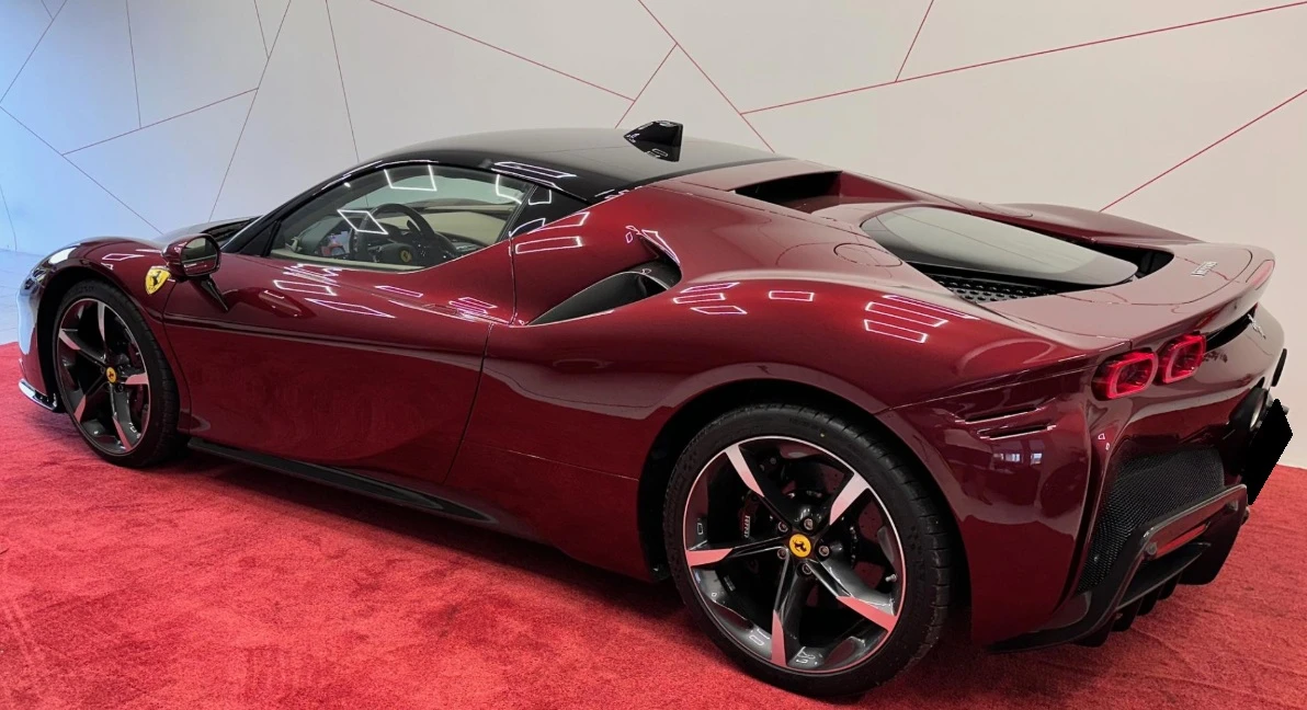 Ferrari SF 90 Spider 4.0 V8 Plug-in Hybrid AWD, снимка 5 - Автомобили и джипове - 53828580