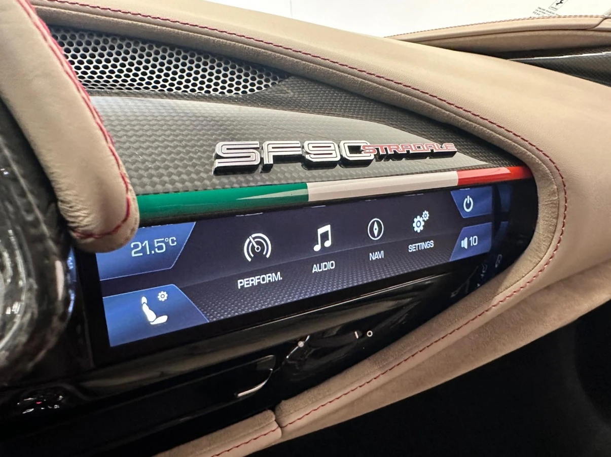 Ferrari SF 90 Spider 4.0 V8 Plug-in Hybrid AWD, снимка 10 - Автомобили и джипове - 53828580