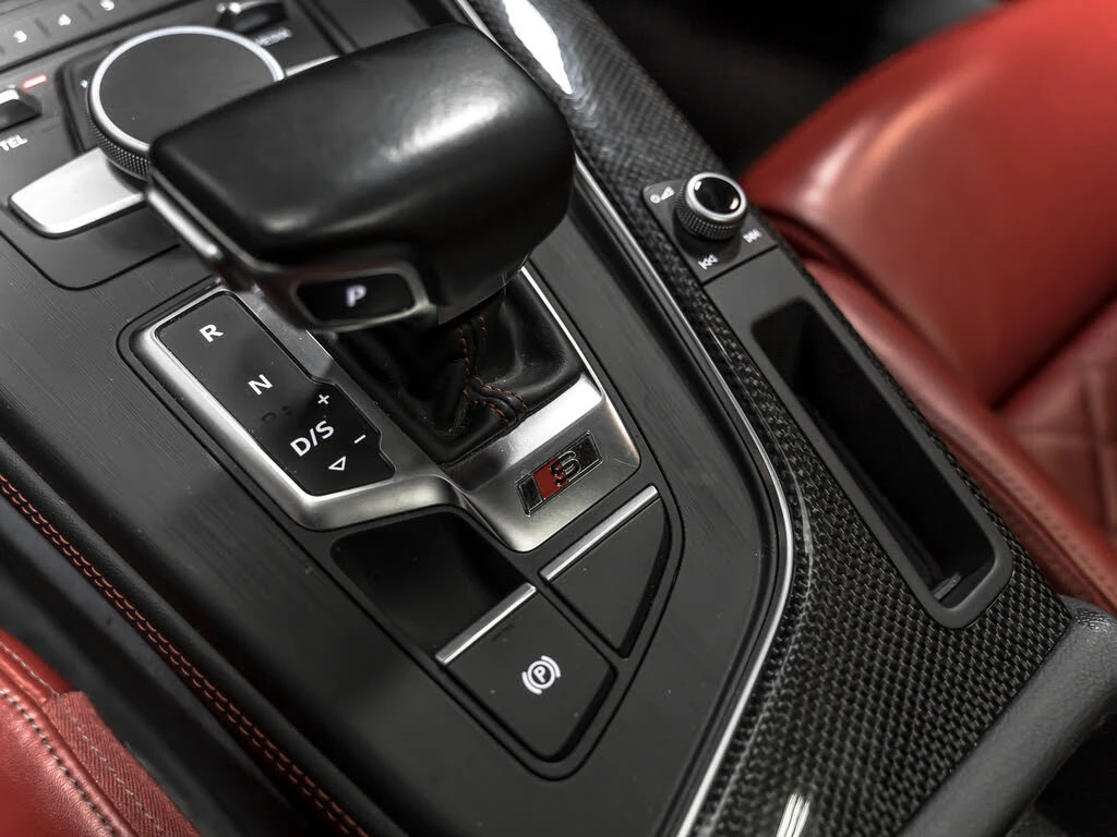 Audi S5 Carbon* S-Line Plus* АвтоКредит* (ЦЕНА ДО БГ), снимка 16 - Автомобили и джипове - 53829608