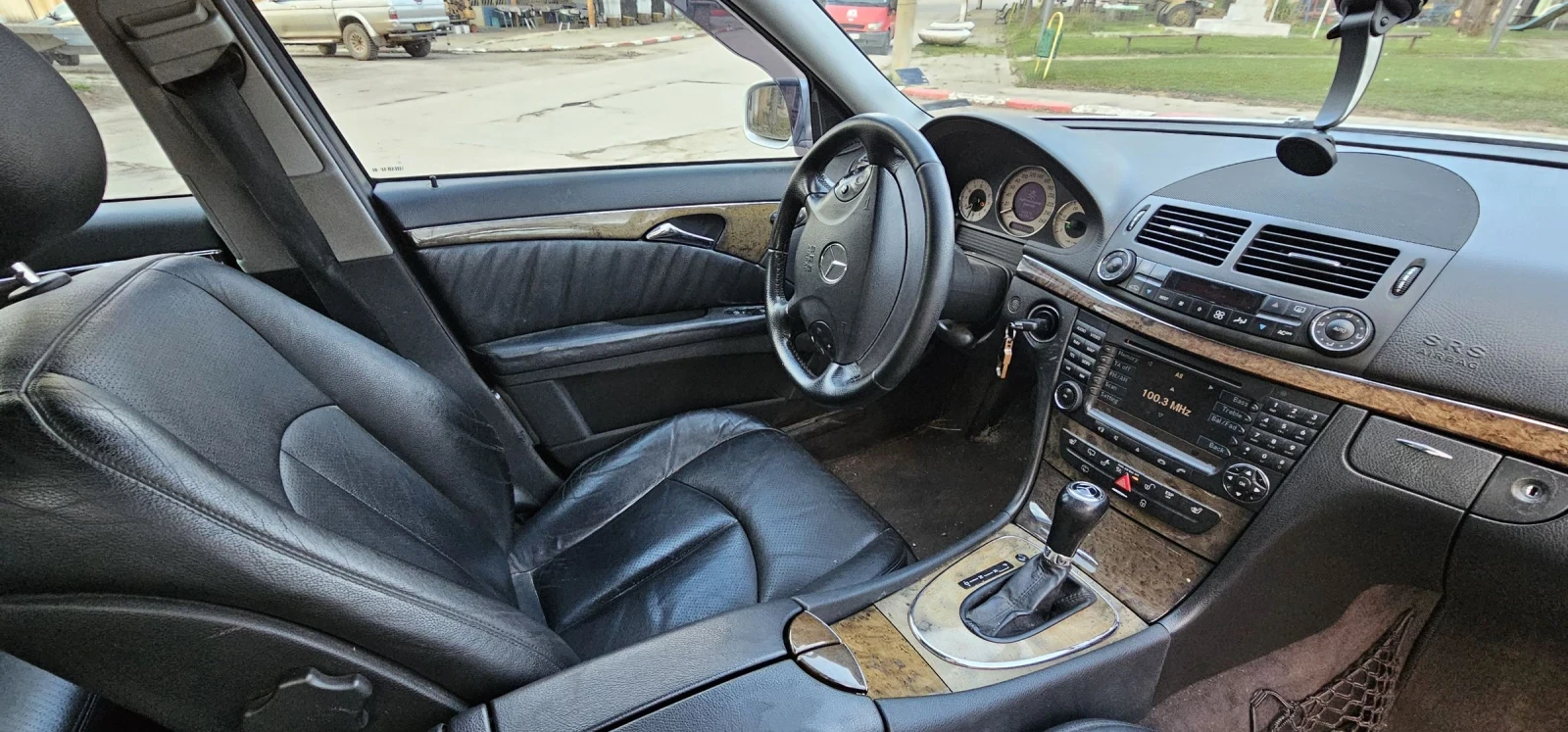 Mercedes-Benz E 320 3.2 204кс, снимка 9 - Автомобили и джипове - 54183259