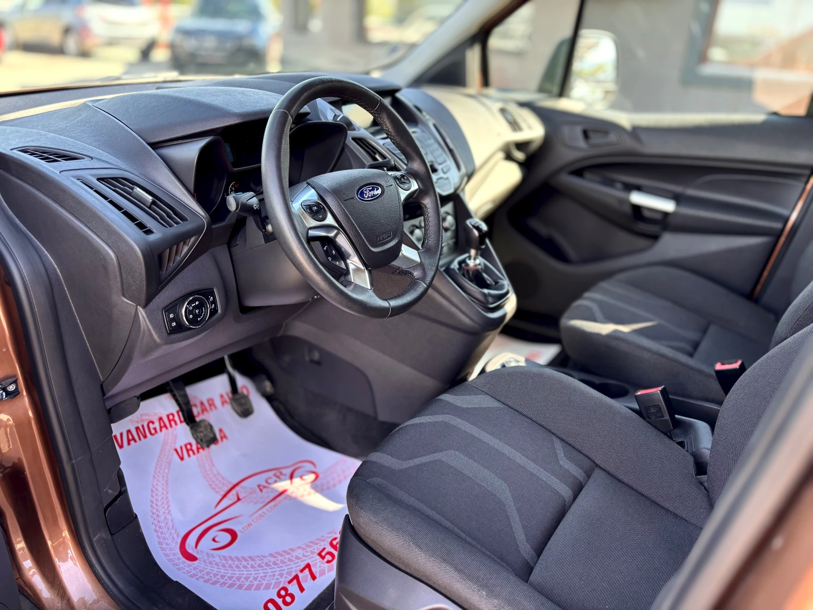 Ford Tourneo Connect, снимка 9 - Автомобили и джипове - 54309550