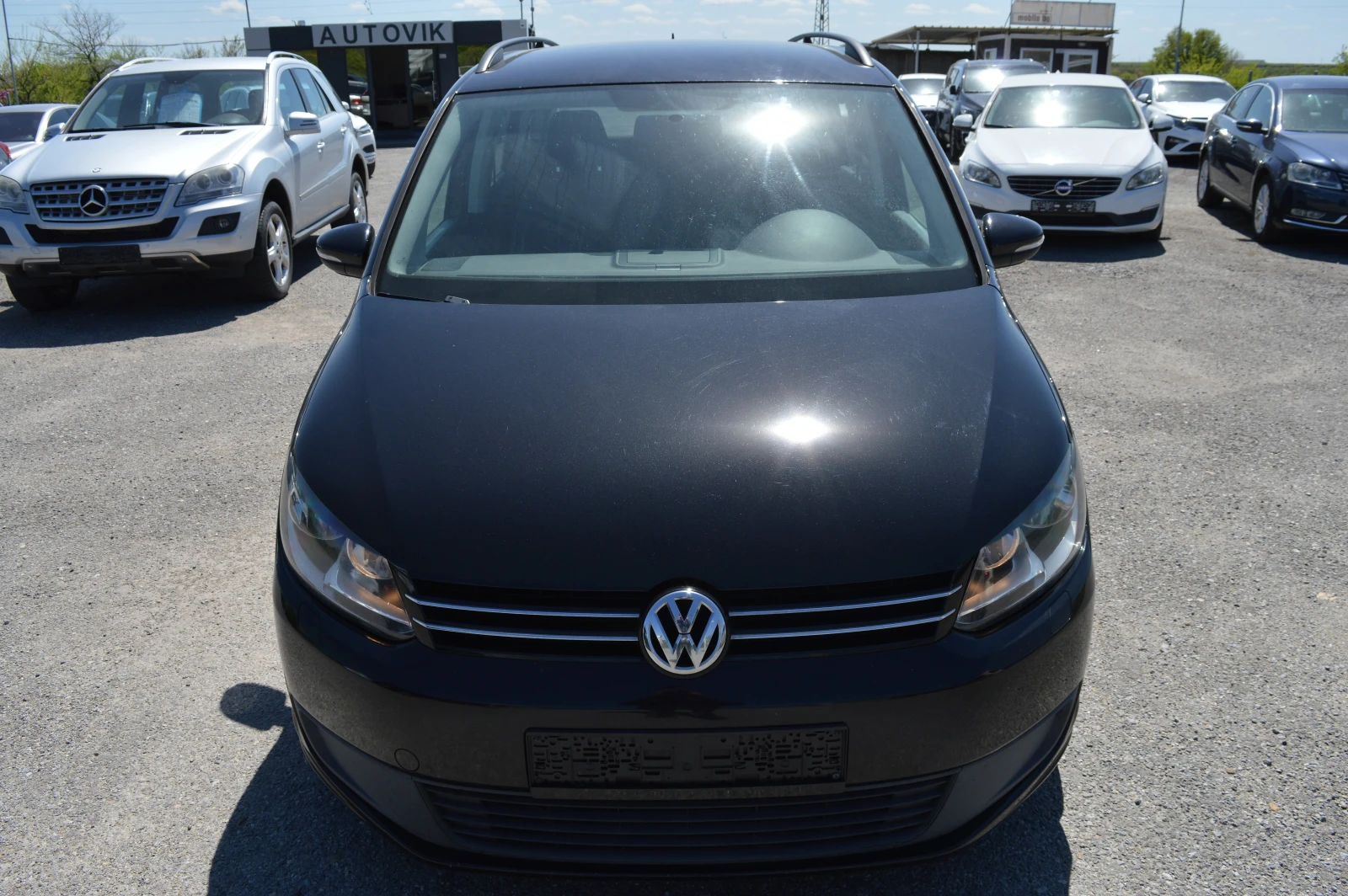VW Touran 1.6TDI-7MESTA-NAVI, снимка 2 - Автомобили и джипове - 54331649
