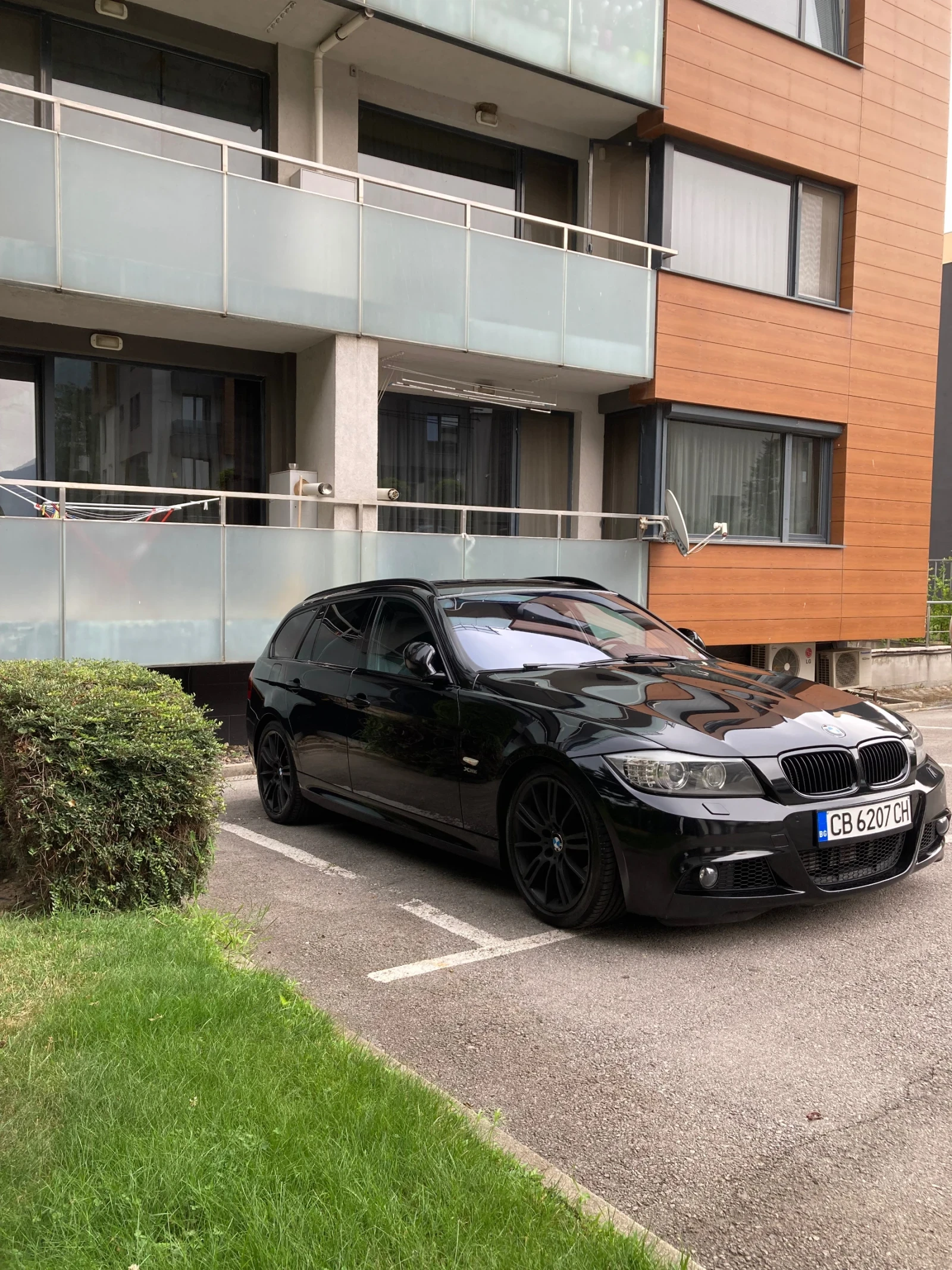 BMW 330 LCi, M Pack, Shadow line, снимка 5 - Автомобили и джипове - 54888558