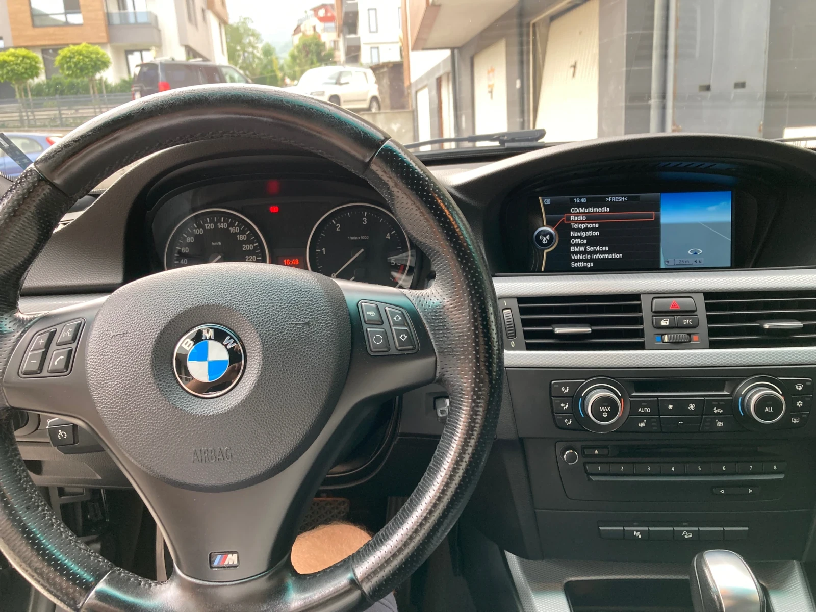 BMW 330 LCi, M Pack, Shadow line, снимка 10 - Автомобили и джипове - 54888558