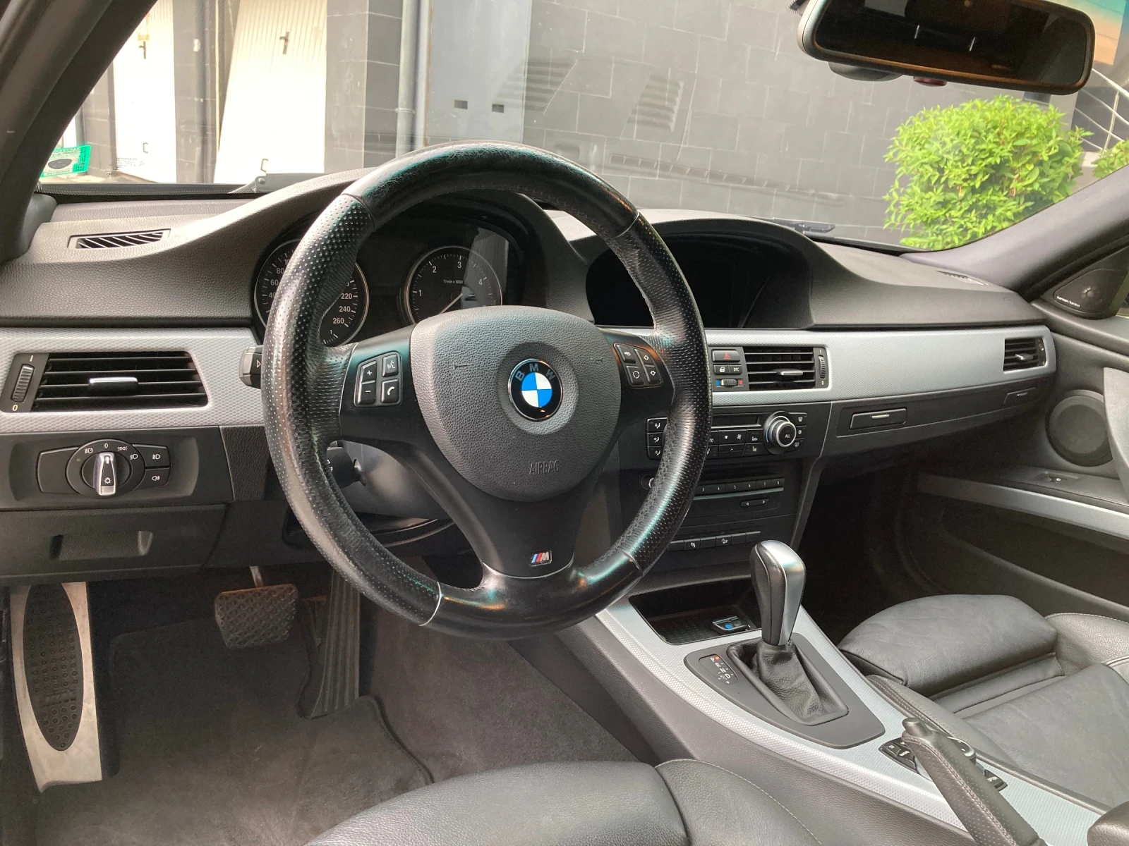 BMW 330 LCi, M Pack, Shadow line, снимка 11 - Автомобили и джипове - 54888558