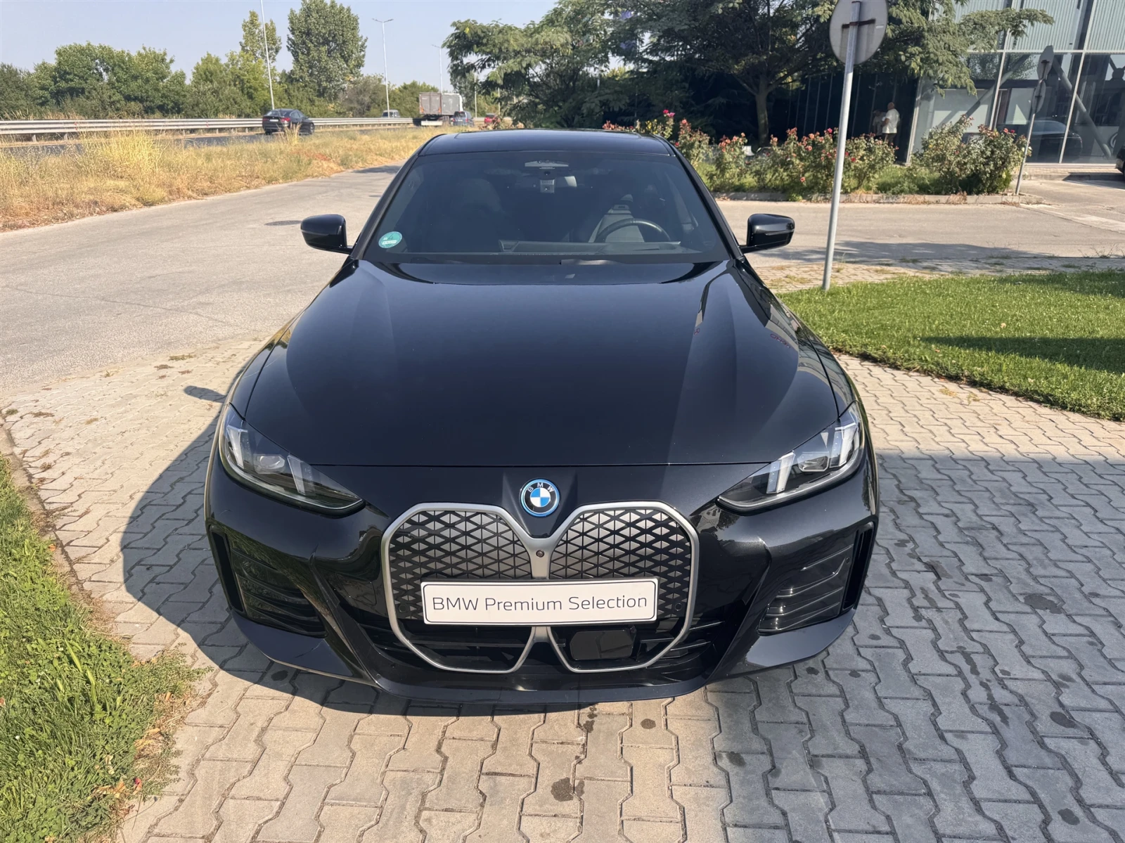 BMW i4 xDrive40 Gran Coupe, снимка 8 - Автомобили и джипове - 55000324