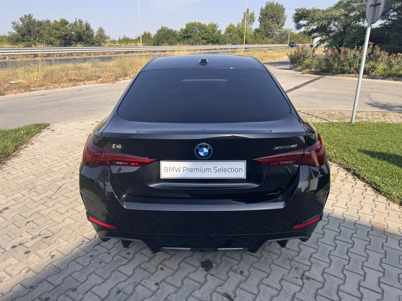 BMW i4 xDrive40 Gran Coupe, снимка 9 - Автомобили и джипове - 55000324