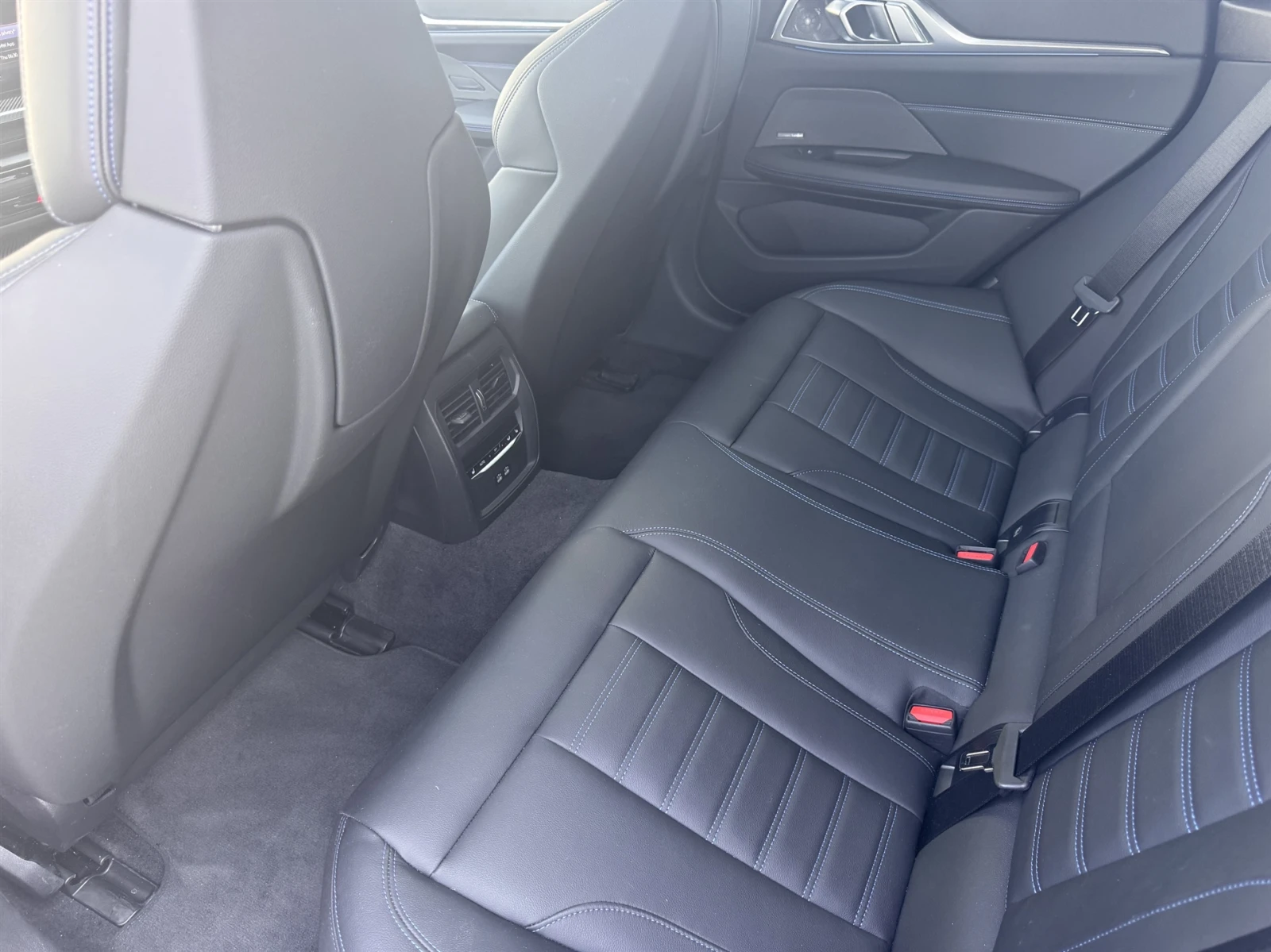 BMW i4 xDrive40 Gran Coupe, снимка 15 - Автомобили и джипове - 55000324