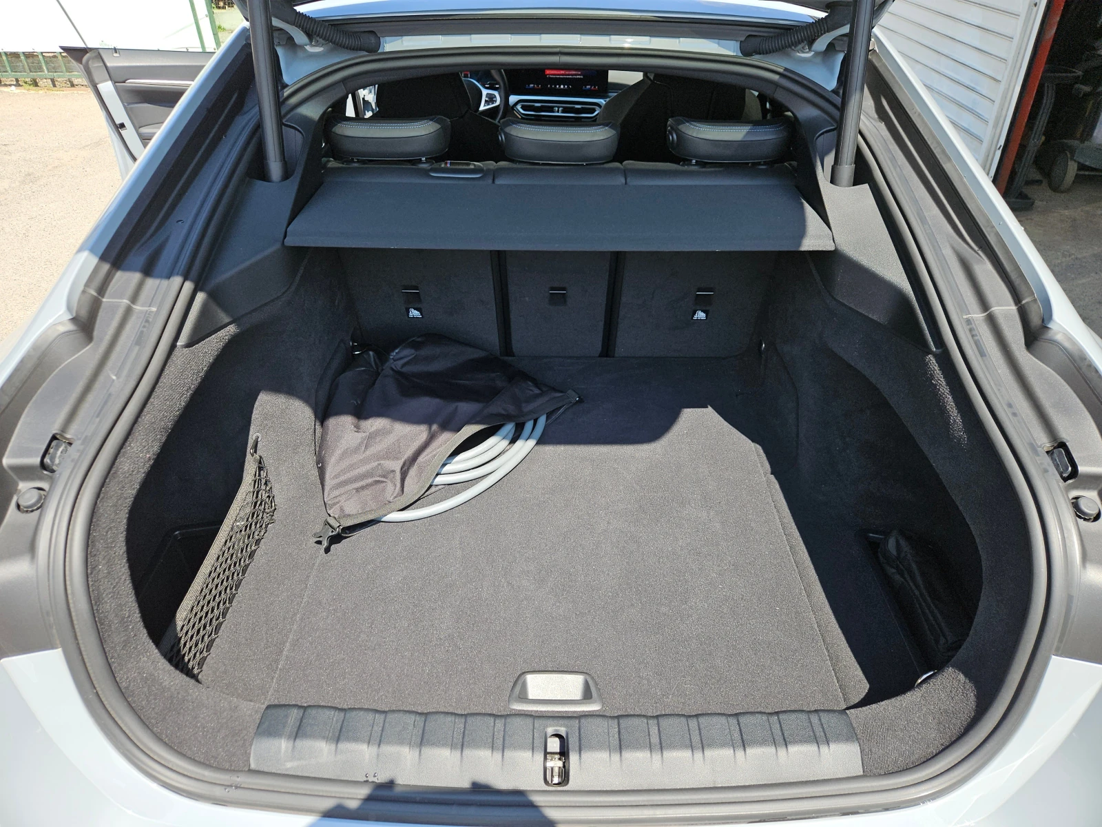 BMW i4 М50/27421км/eDrive/LED/Cam 360/M-Sport Pro/CarPlay, снимка 4 - Автомобили и джипове - 55316404