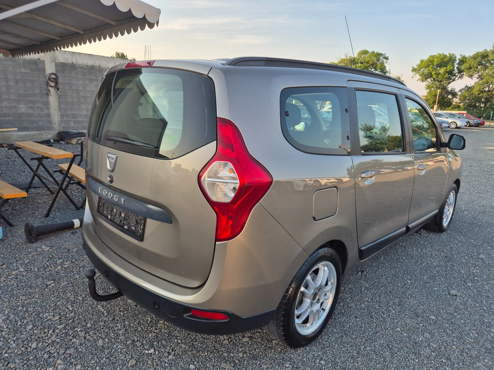 Dacia Lodgy 6+ 1места 1.5dci, снимка 6 - Автомобили и джипове - 55589629