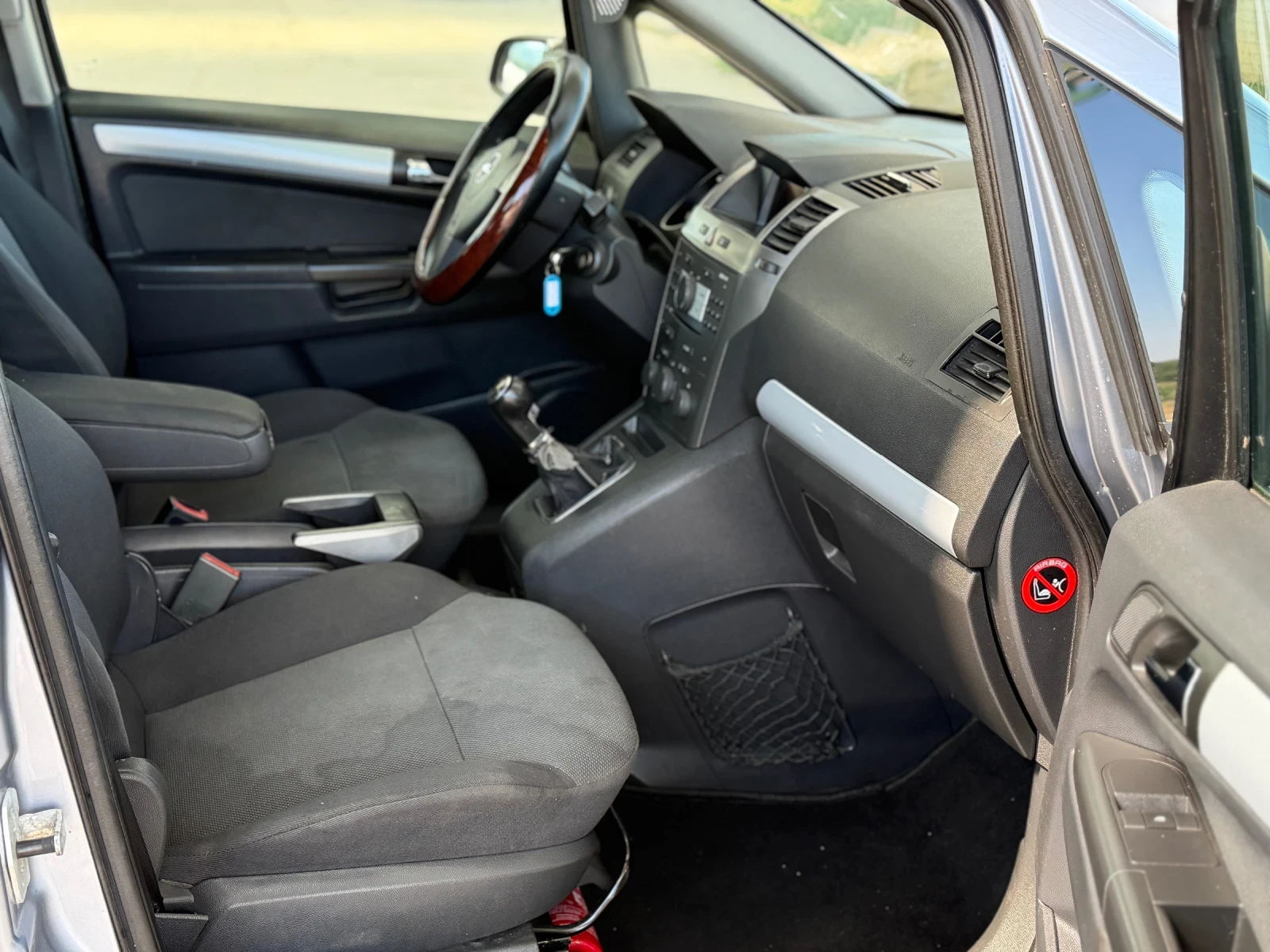 Opel Astra 1.9 cdti 6+ 1 климатроник, снимка 6 - Автомобили и джипове - 55796597