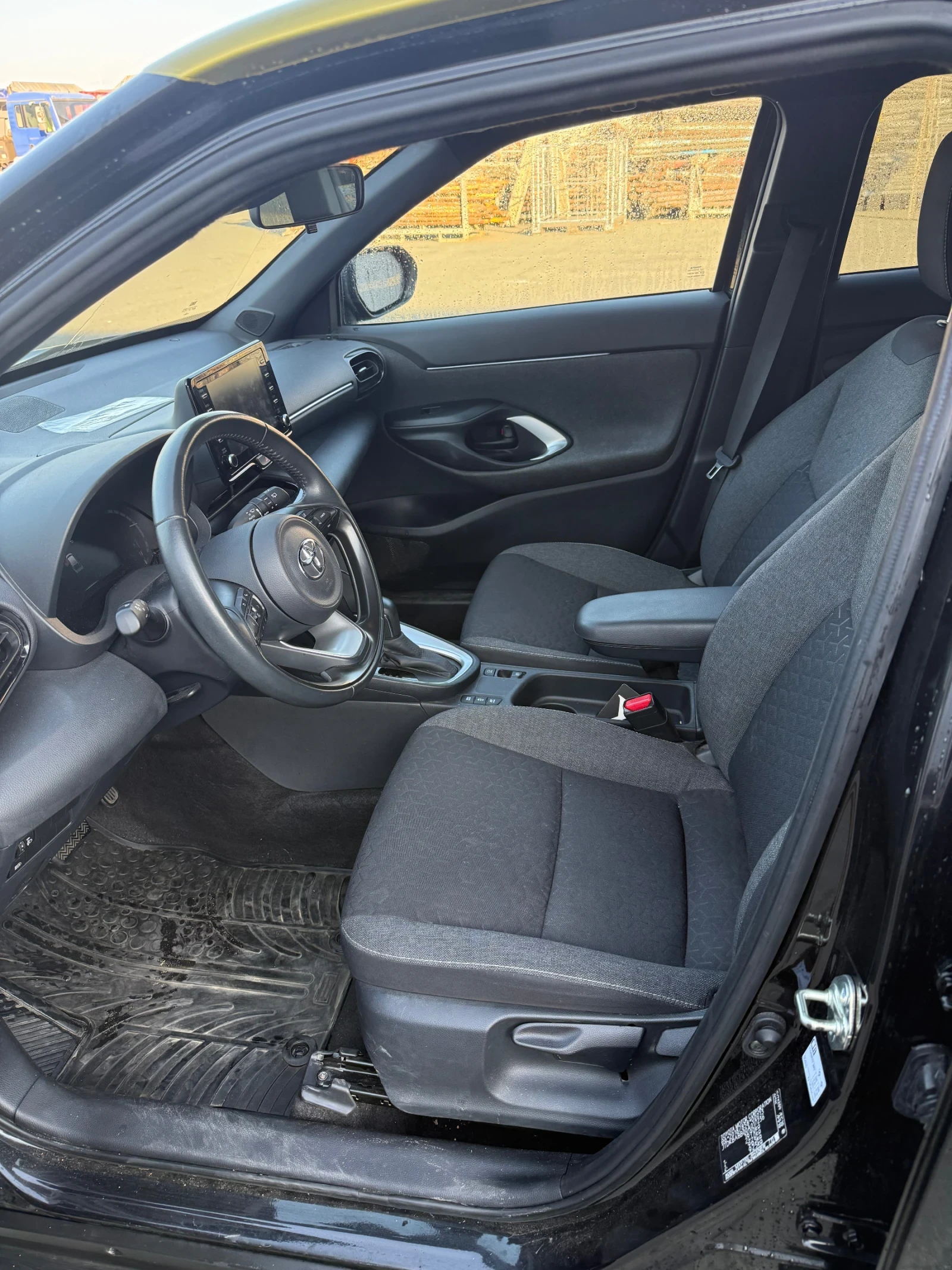 Toyota Yaris Cross, снимка 6 - Автомобили и джипове - 55911004