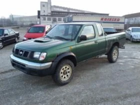 Nissan Navara 2.5 103кс на  части, снимка 3