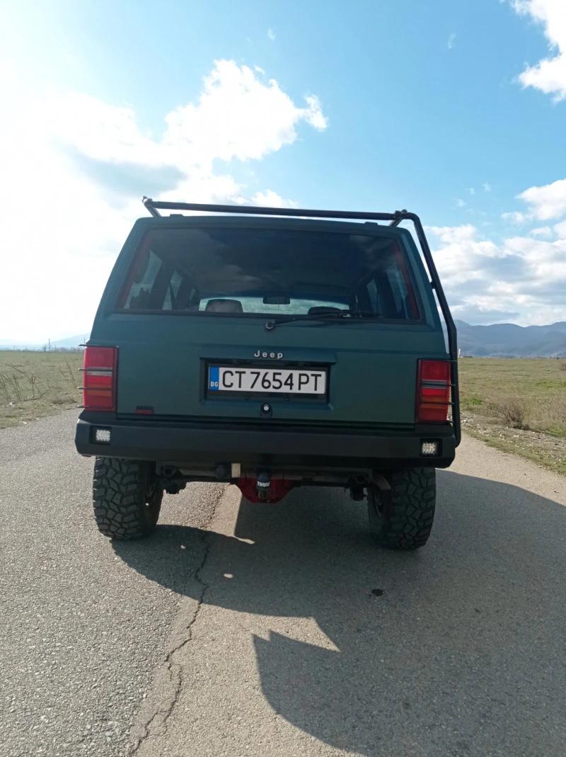 Jeep Cherokee 2.5 I, снимка 8 - Автомобили и джипове - 45448674