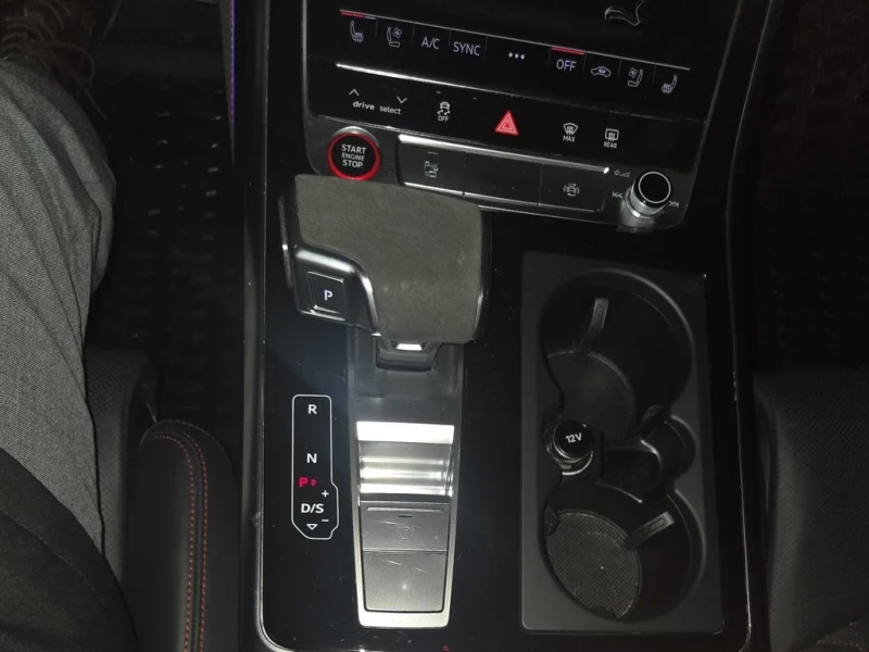 Audi RSQ8 4.0 TFSI quattro  CARFAX, снимка 17 - Автомобили и джипове - 53269192