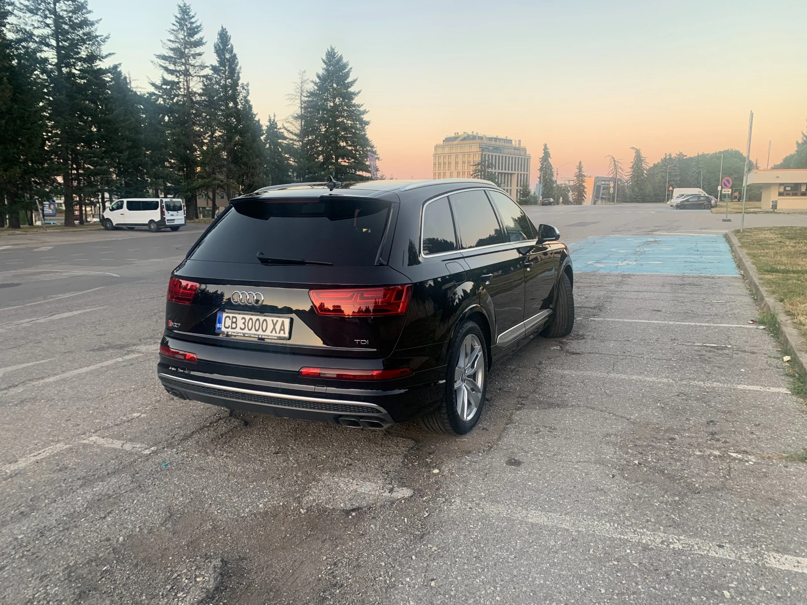 Audi SQ7 Quattro Sportdifferenzial - изображение 3