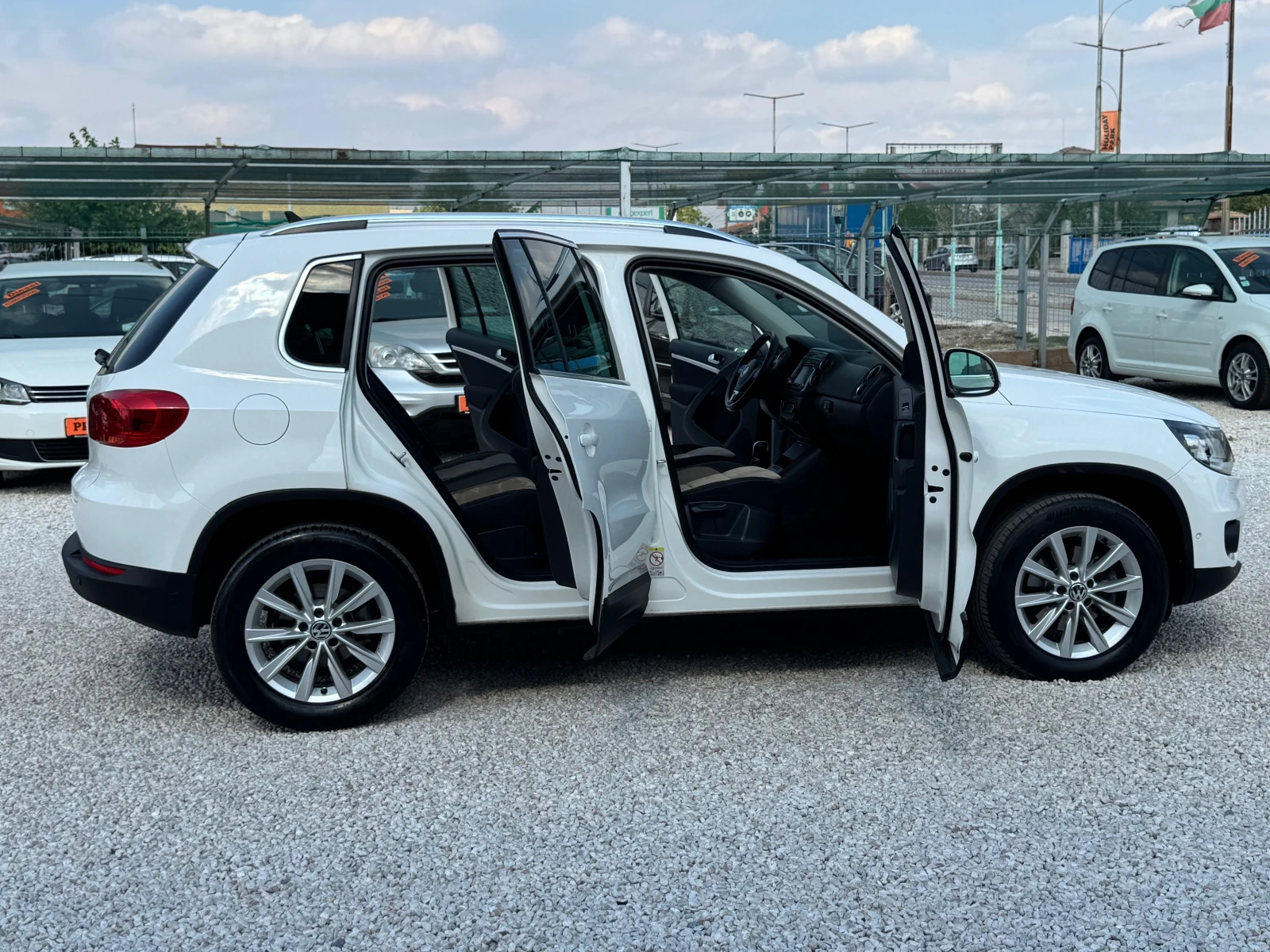 VW Tiguan 2.0TDI* 100%км* NAVI* AUT* 4X4* PARKASISTAN* TOP*  - изображение 6
