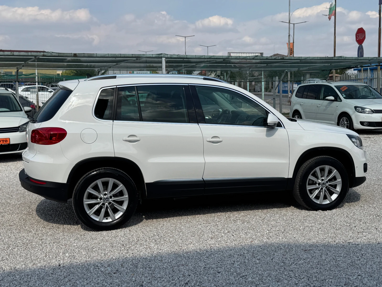VW Tiguan 2.0TDI* 100%км* NAVI* AUT* 4X4* PARKASISTAN* TOP*  - изображение 4