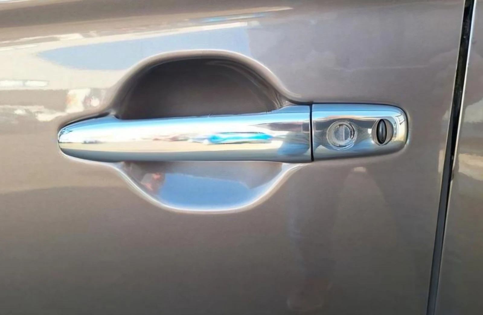 Mitsubishi Outlander 2.0 PHEV 4x4 Plug-in Hybrid  - изображение 8