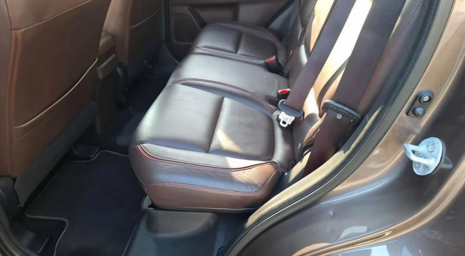 Mitsubishi Outlander 2.0 PHEV 4x4 Plug-in Hybrid  - изображение 10