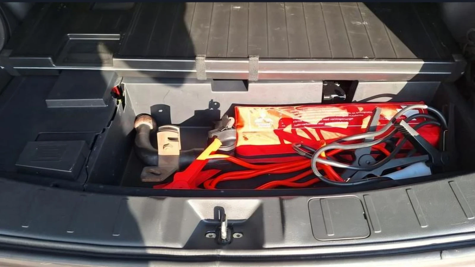 Mitsubishi Outlander 2.0 PHEV 4x4 Plug-in Hybrid  - изображение 7