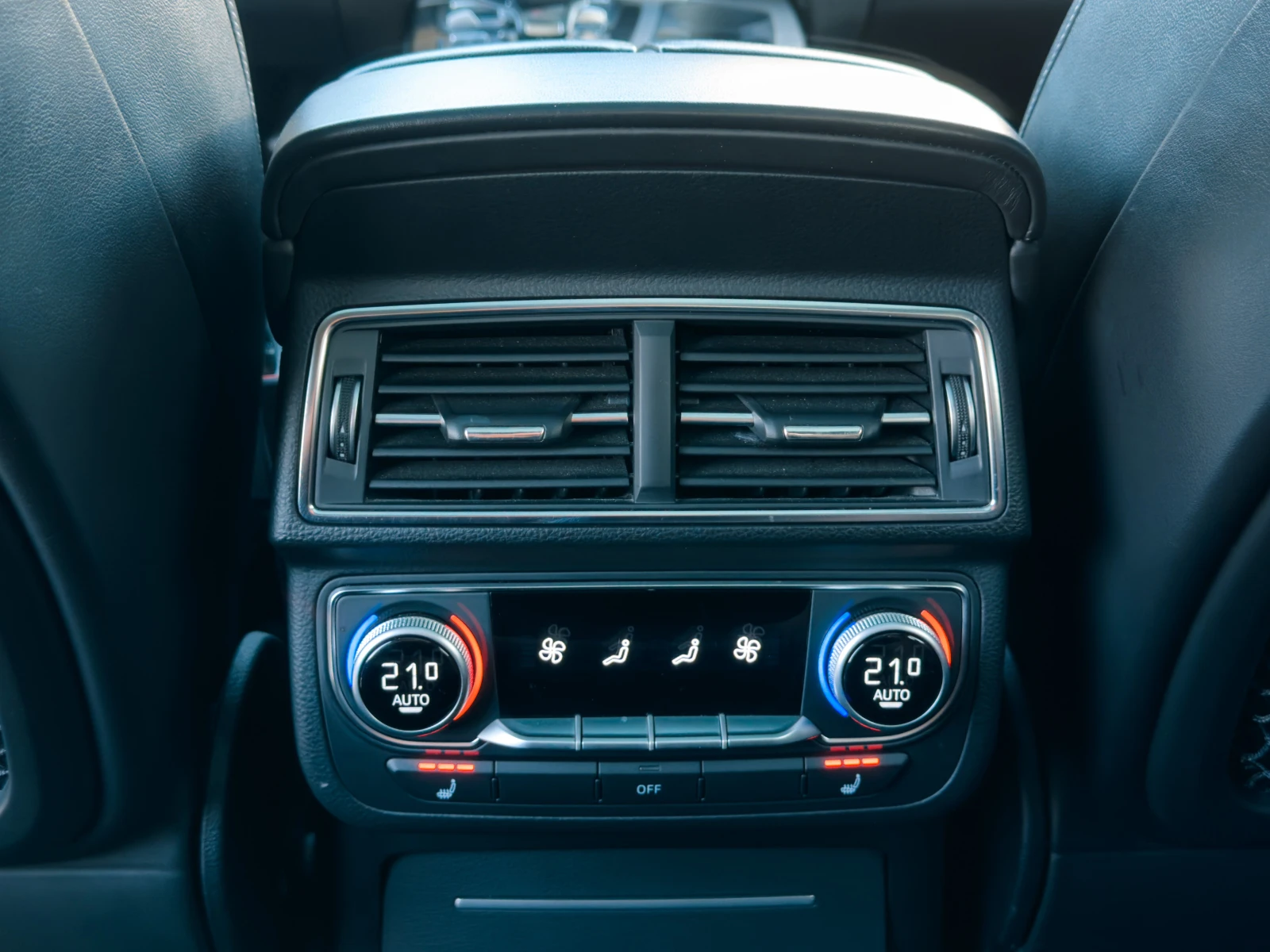 Audi Q7, снимка 14 - Автомобили и джипове - 53757318