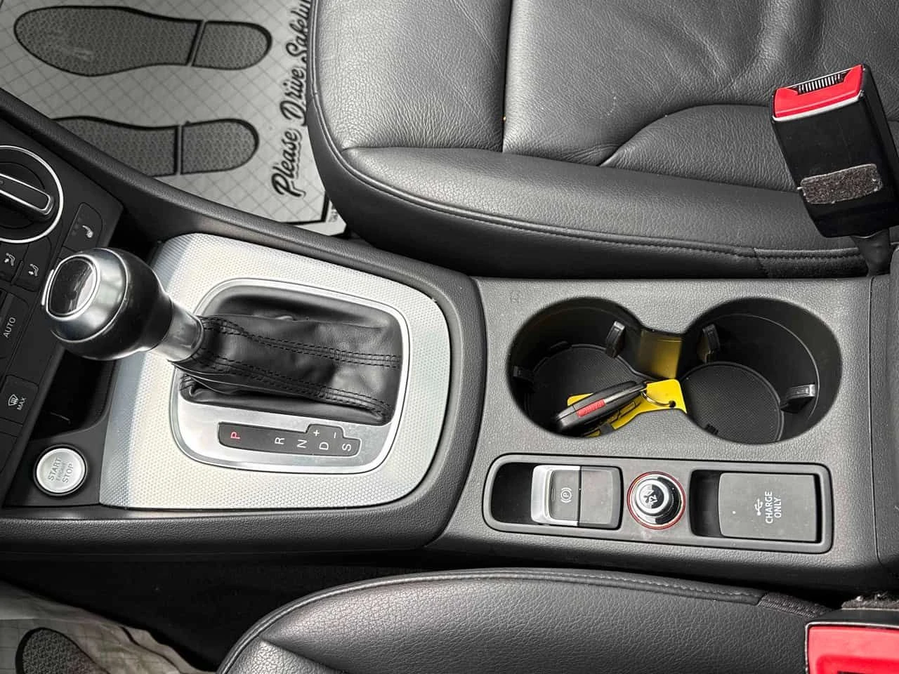 Audi Q3 Technik/CARFAX/BOSE SOUND/ПАНОРАМА/ПОДГРЕВИ, снимка 16 - Автомобили и джипове - 53866652