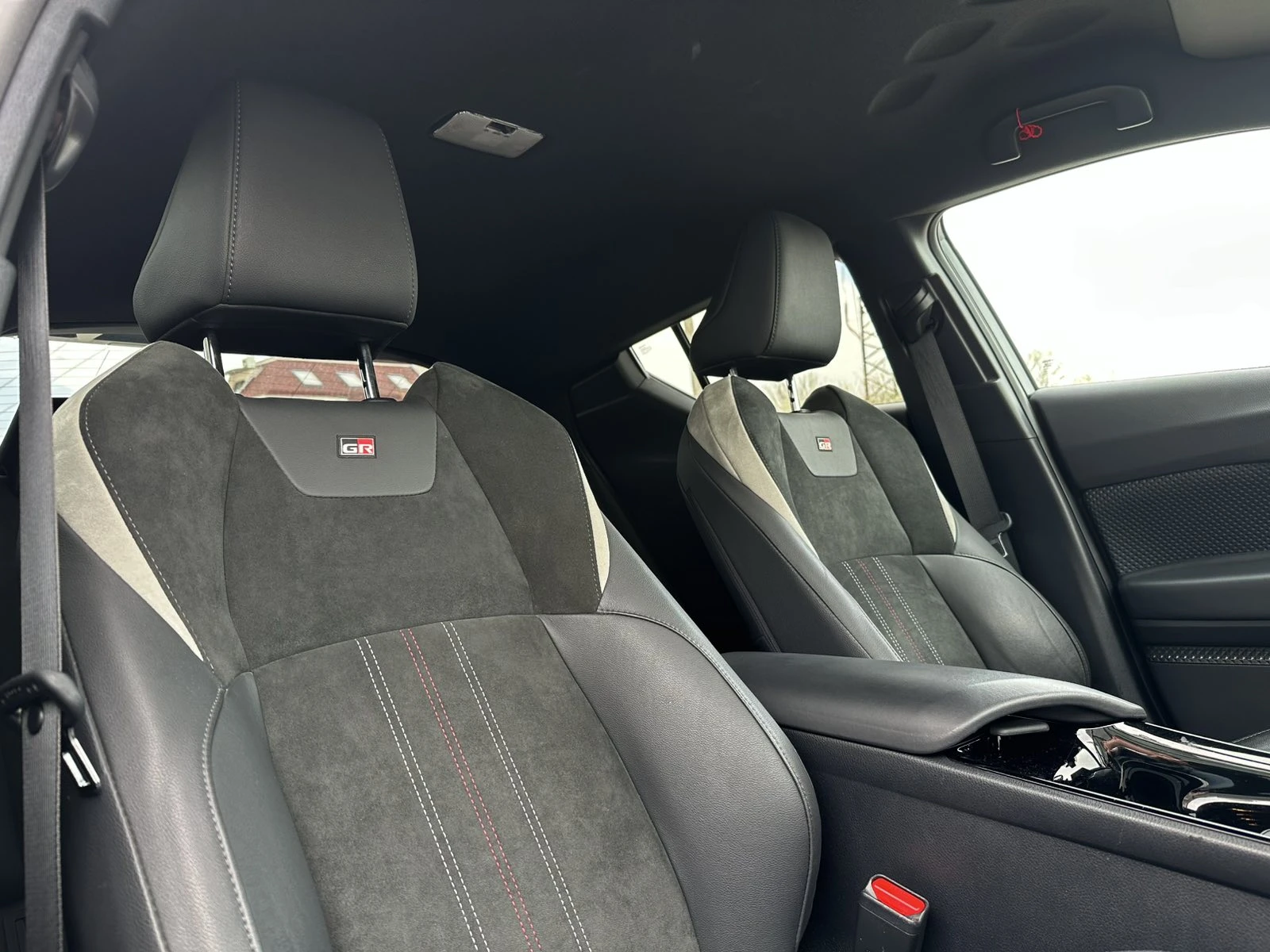 Toyota C-HR 1.8 HEV GR Sport | Mobile.bg � ����������� 13