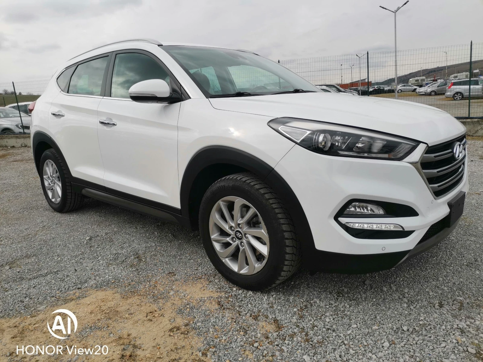 Hyundai Tucson 2.0 4х4, снимка 8 - Автомобили и джипове - 54310930