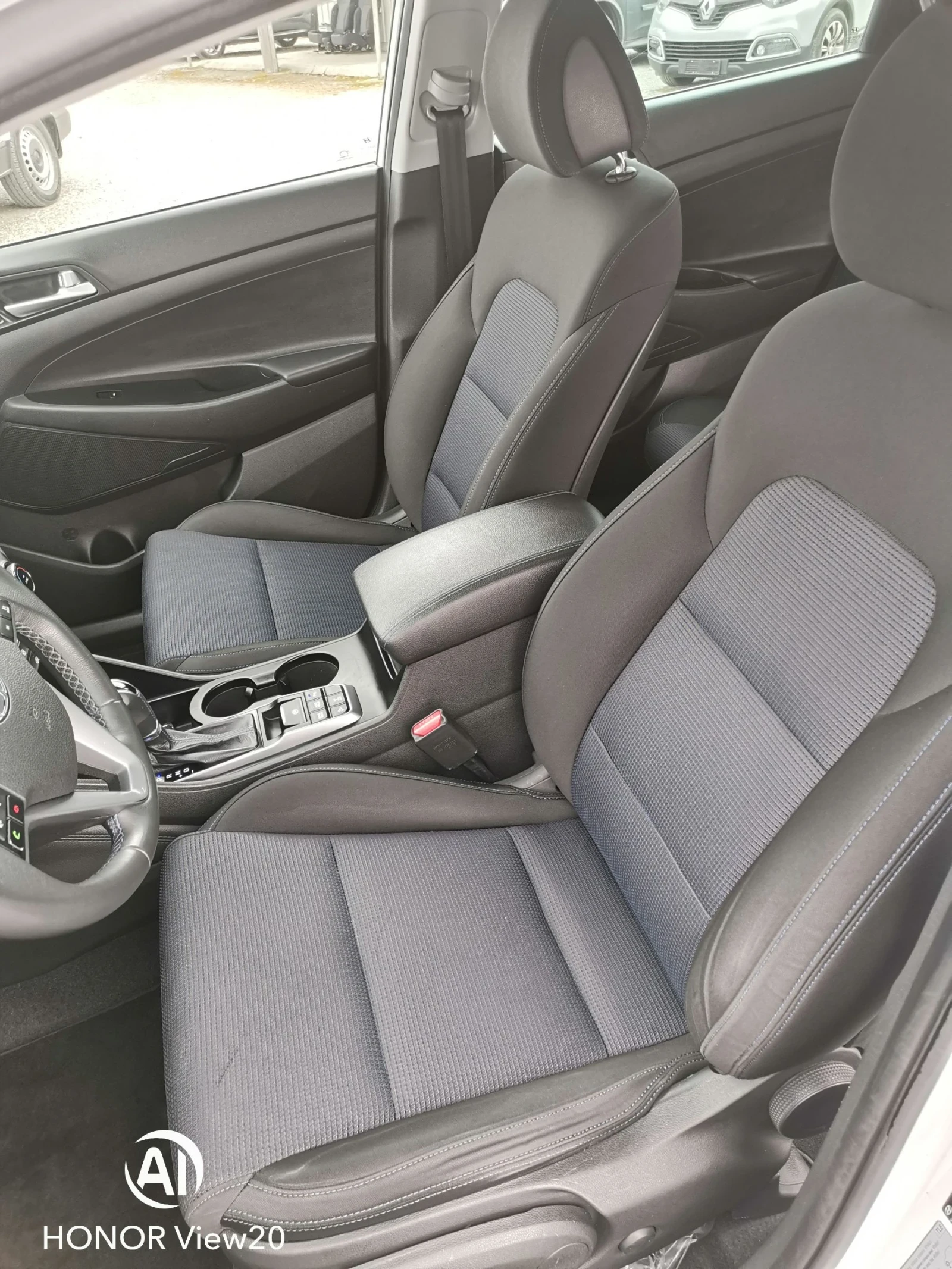 Hyundai Tucson 2.0 4х4, снимка 9 - Автомобили и джипове - 54310930