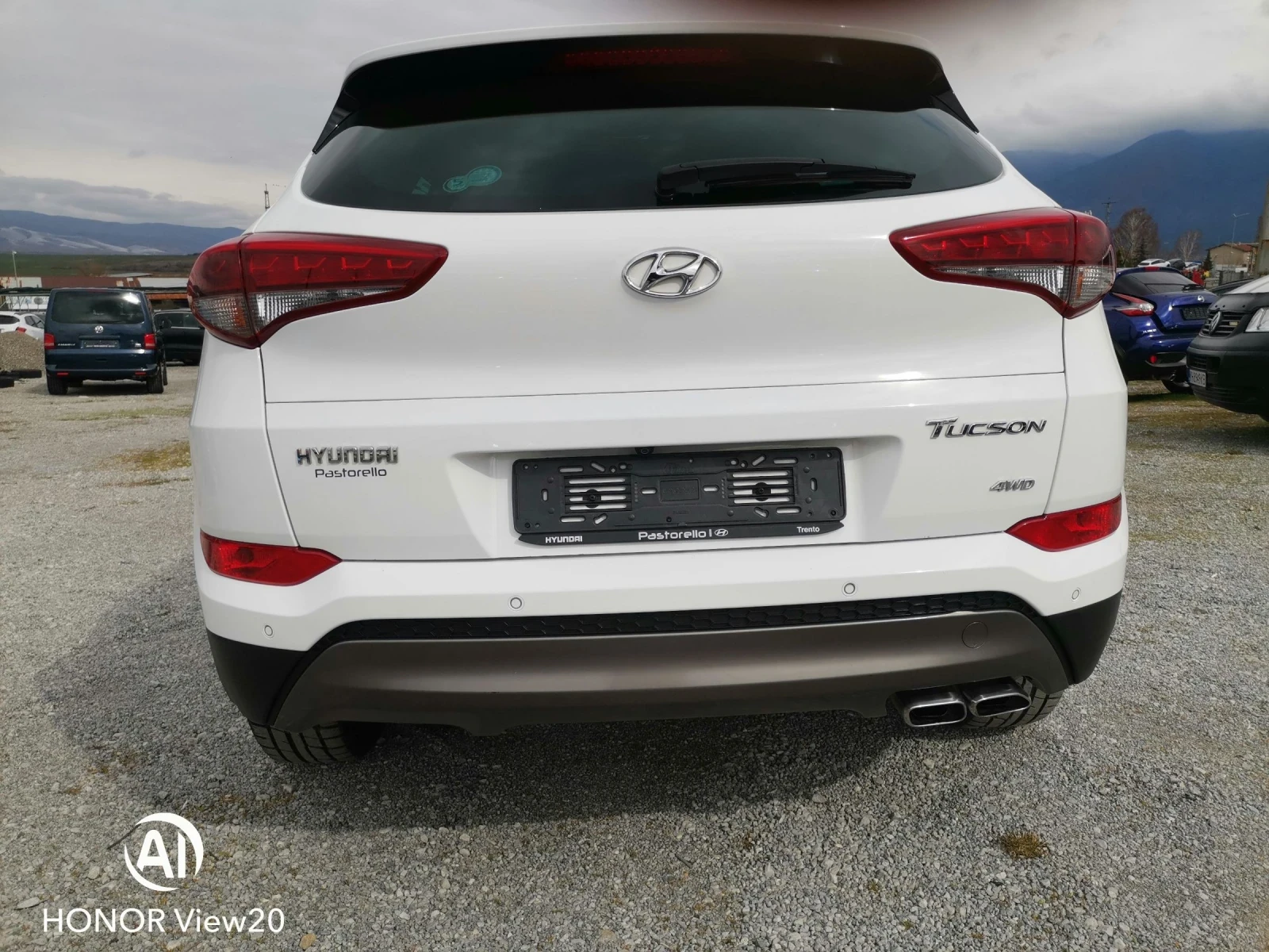 Hyundai Tucson 2.0 4х4, снимка 7 - Автомобили и джипове - 54310930