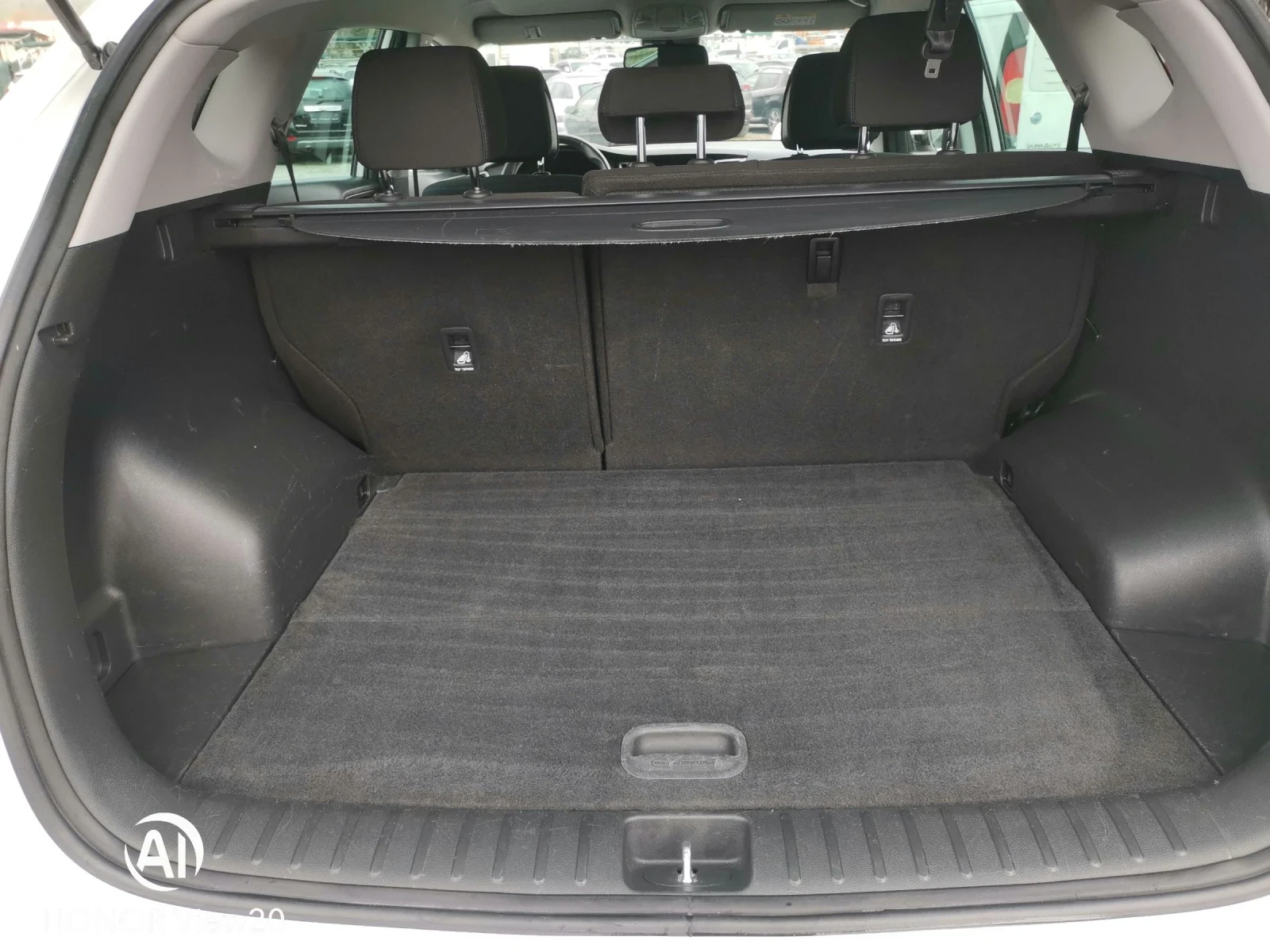 Hyundai Tucson 2.0 4х4, снимка 11 - Автомобили и джипове - 54310930