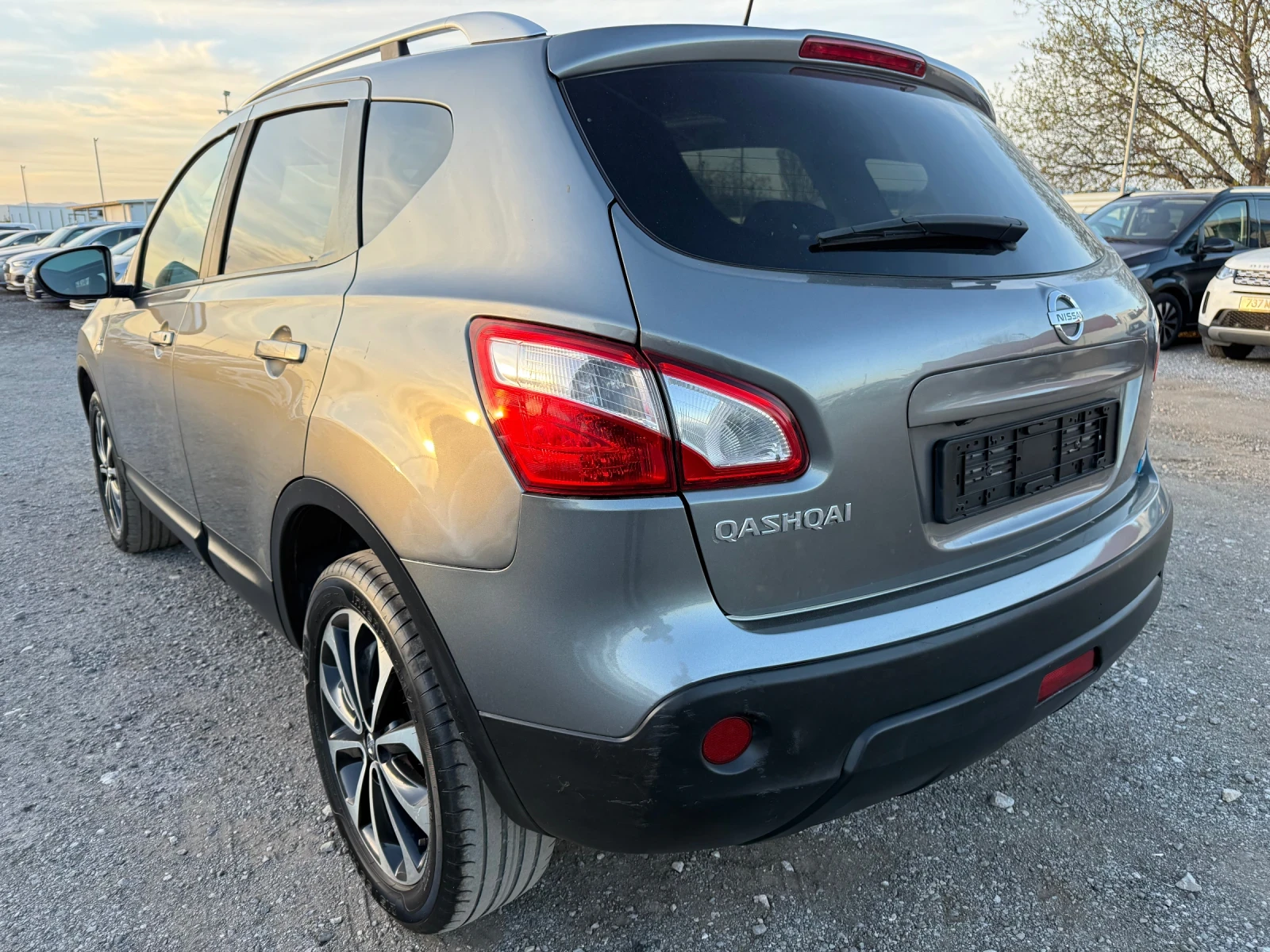 Nissan Qashqai 1.5dci N-tec, снимка 3 - Автомобили и джипове - 54335007