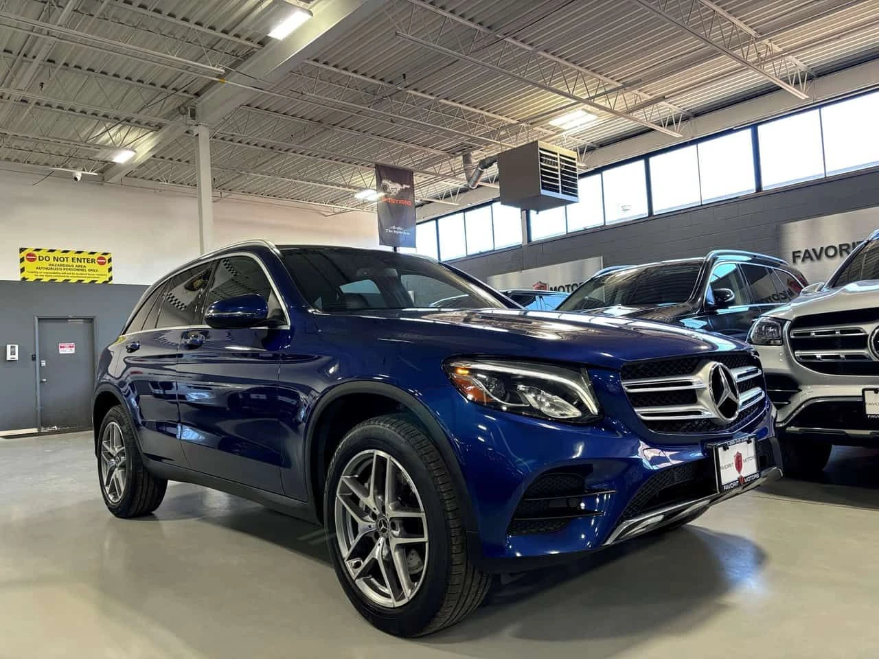 Mercedes-Benz GLC 300 4MATIC| NAV| BLACKWOOD| DUALROOF| LED| LEATHER| + 
