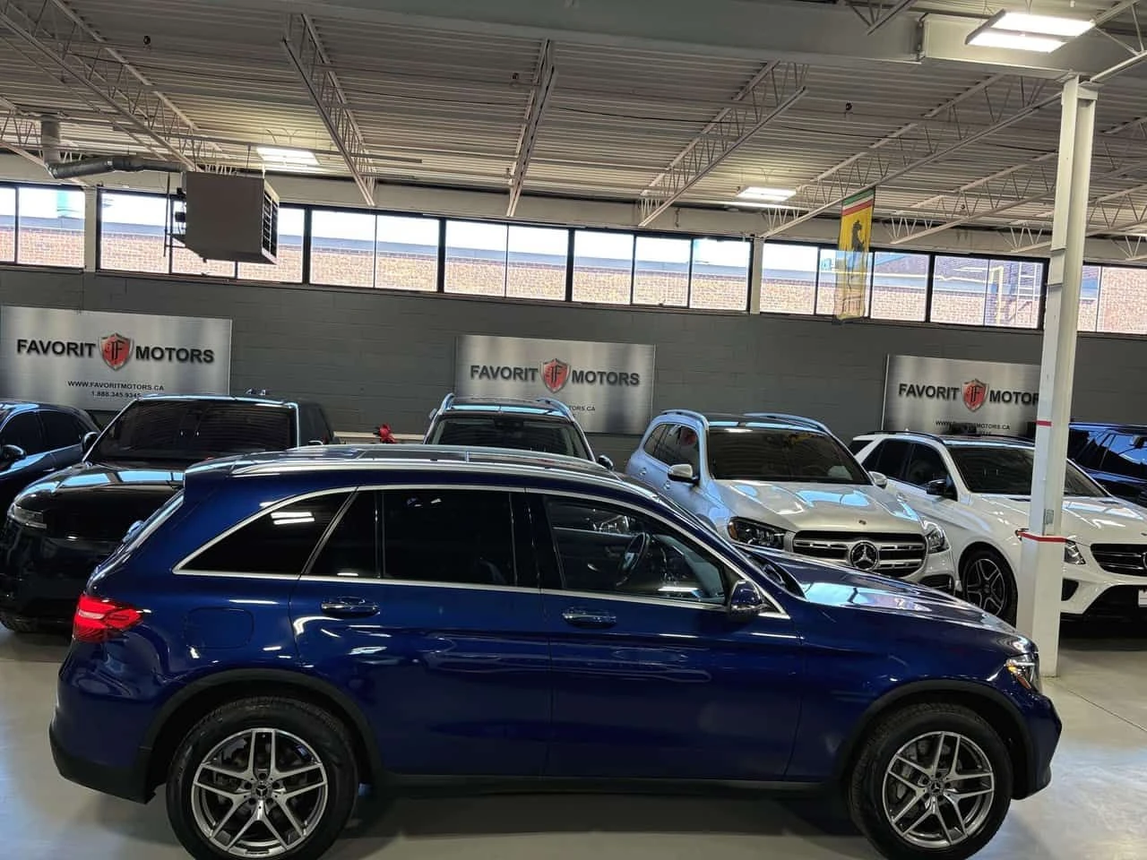 Mercedes-Benz GLC 300 4MATIC| NAV| BLACKWOOD| DUALROOF| LED| LEATHER| + , снимка 3 - Автомобили и джипове - 54343642
