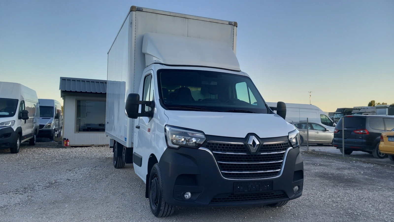 Renault Master 2.3DCI-6ск./КЛИМАТИК/АВТОПИЛОТ/LED/EURO6 - изображение 2
