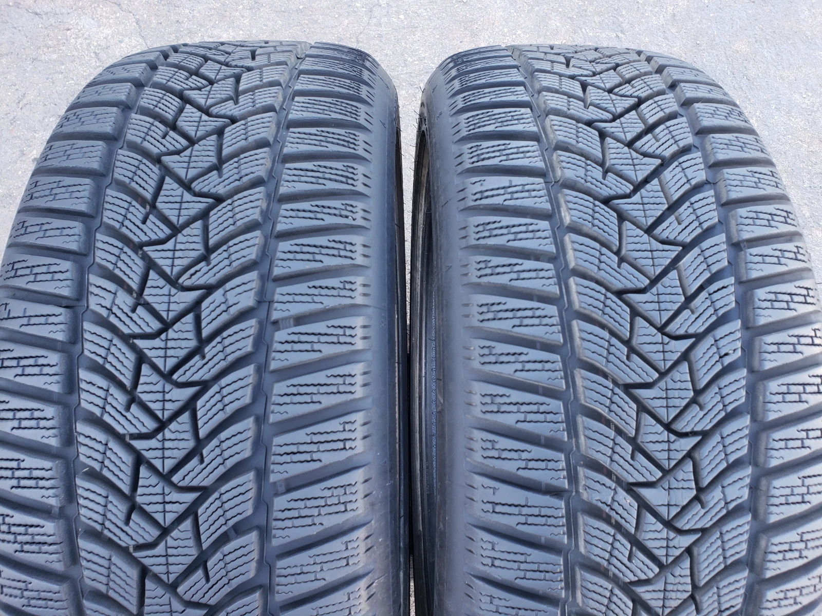 Гуми Зимни 225/45R18, снимка 2 - Гуми и джанти - 55998909