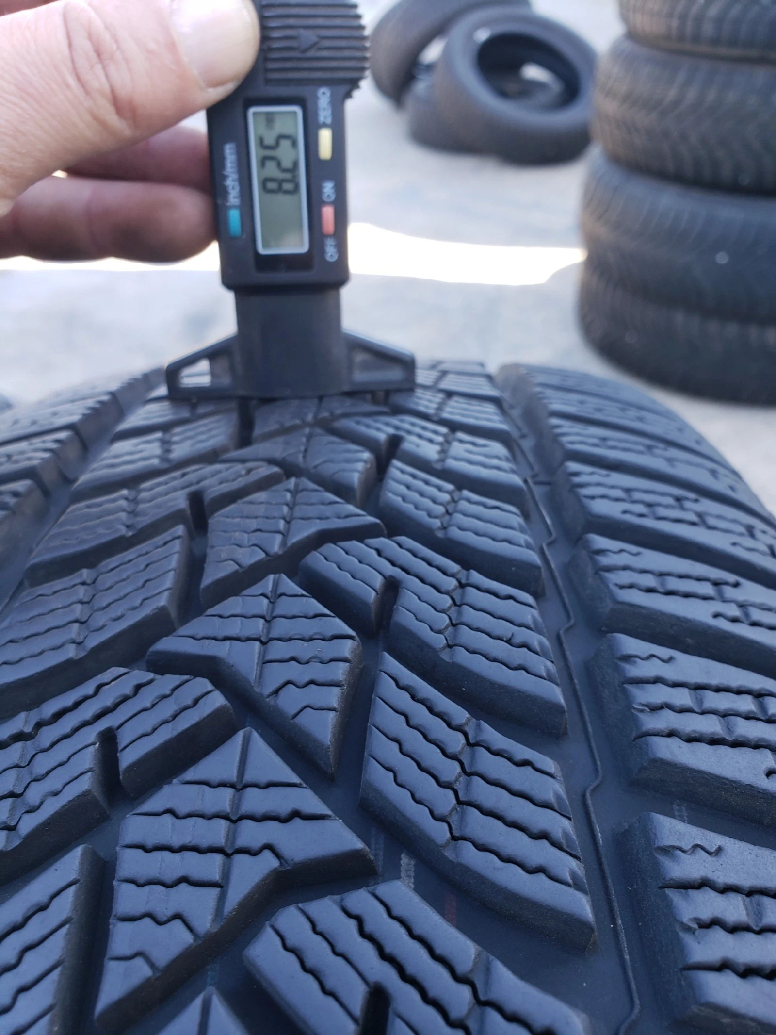 Гуми Зимни 225/45R18, снимка 7 - Гуми и джанти - 55998909