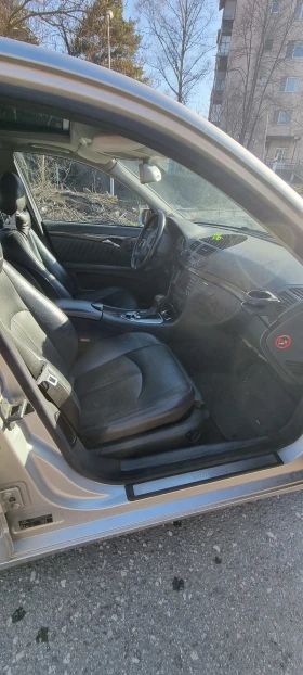 Mercedes-Benz E 320, снимка 8