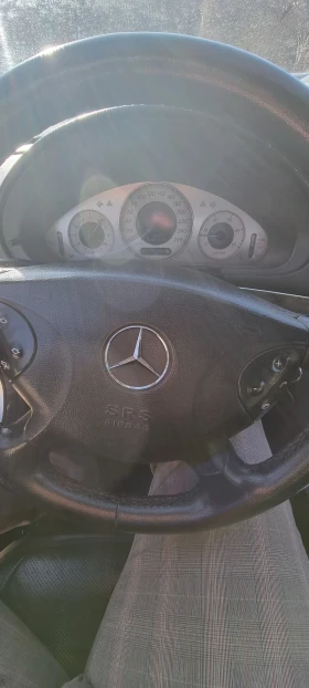 Mercedes-Benz E 320, снимка 11