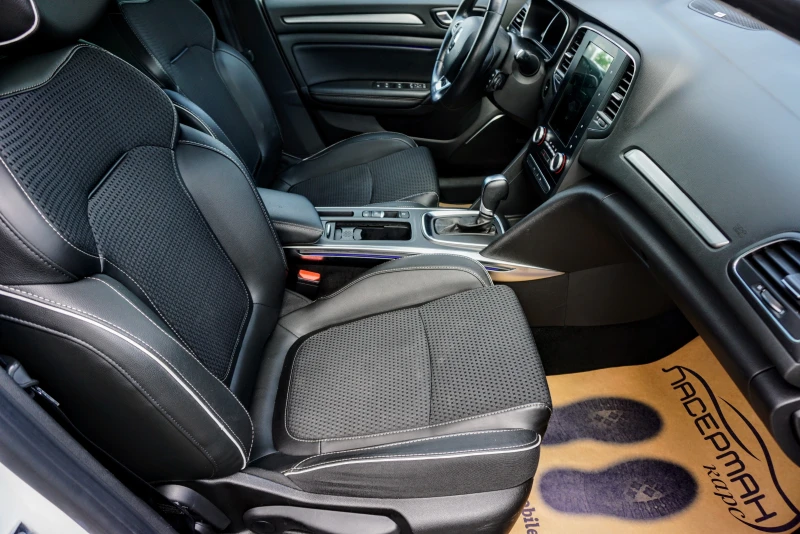 Renault Megane 1.5dCi BOSE SOUND SYSTEM, снимка 12 - Автомобили и джипове - 13572404